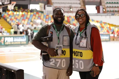 Les photographes de l'AfroBasket Dame, prêts avant le match.