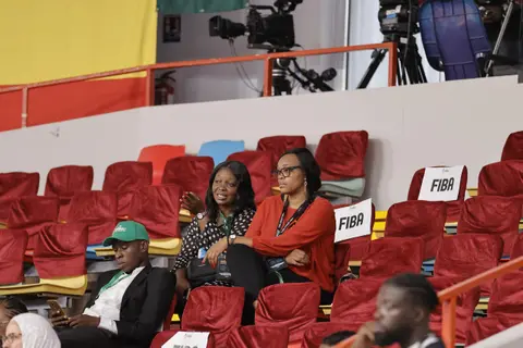 Dans les tribunes de l'AfroBasket Dame, entre deux matchs.